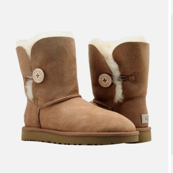 Ugg Australia Women 5803 Ankle Chestnut Sheepskin II Button Boots shoes sz 8 - Picture 1 of 16